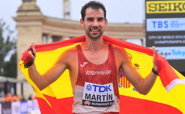 阿斯顿马丁绝杀迈凯伦,佩雷兹带队取胜 阿斯顿马丁绝杀迈凯伦,佩雷兹带队取胜