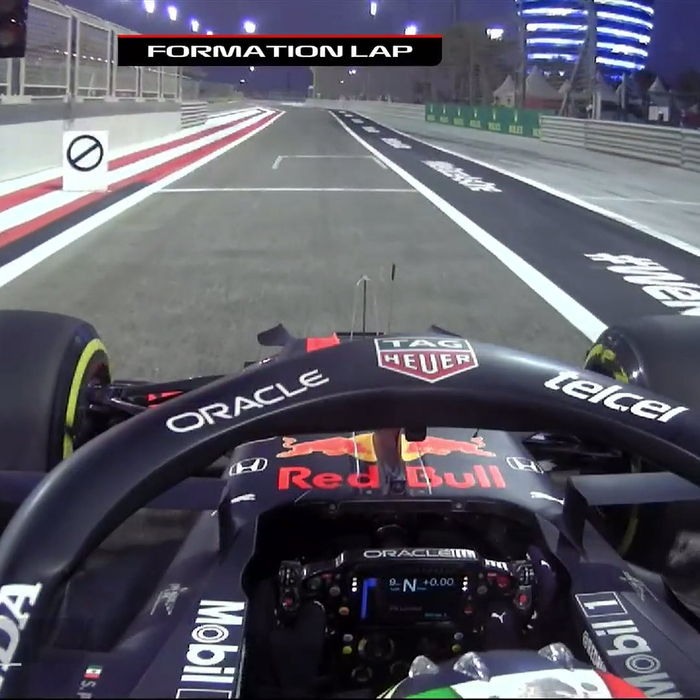 阿斯顿马丁完胜威廉姆斯，佩雷兹扛起全队