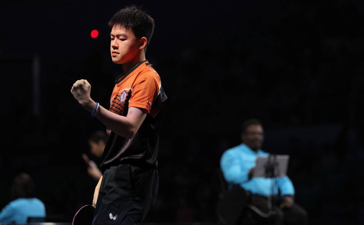 日本队险胜法国队，奥恰洛夫点燃赛场