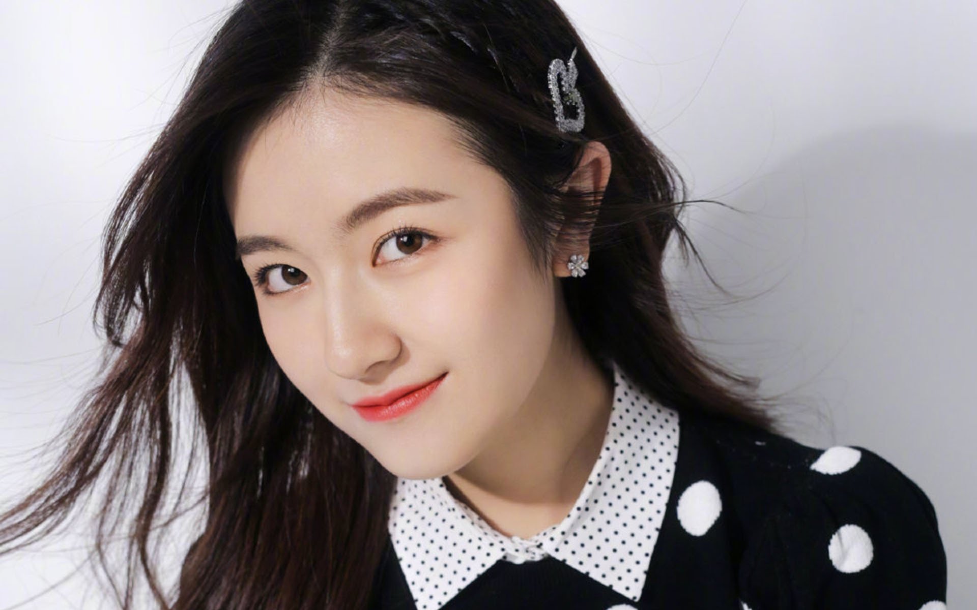 巴雷拉爆发独木难支，安哥拉全面压制哥伦比亚迎历史性胜利