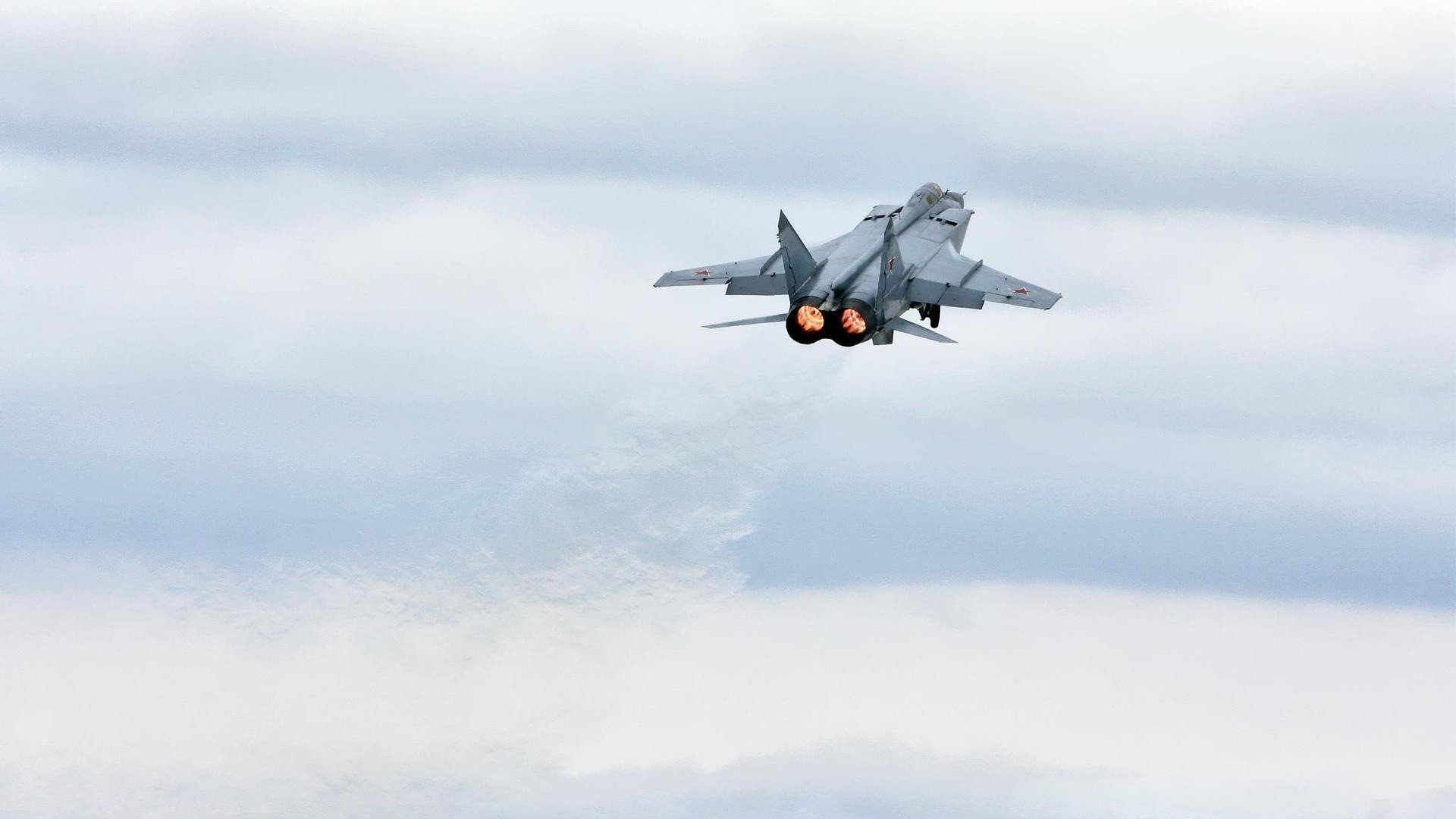 圣塞巴斯蒂安的飓风眼，当皇家社会带走整个洪都拉斯